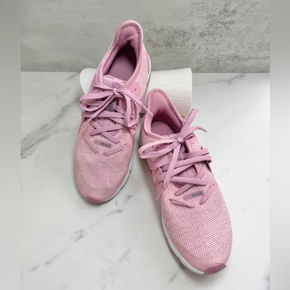 Air Max by Nike